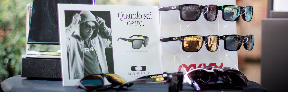 evento vendita occhiali oakley cortona