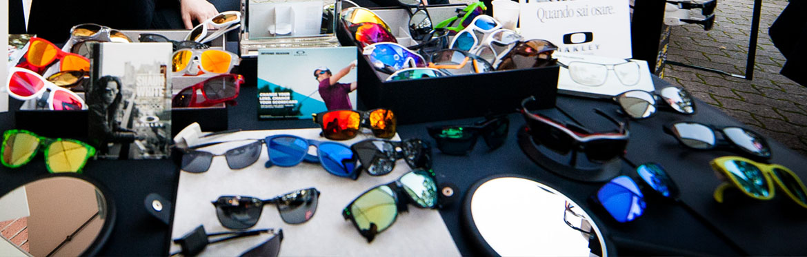 ottica vendita occhiali oakley cortona e harley davidson evento